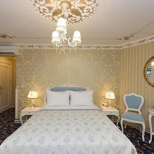 Oda ve Kahvaltı Küpeli Palace, İstanbul